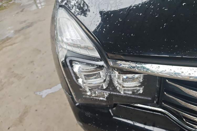 Used GAC Trumpchi GS8 2017 320T Two-Wheel Drive Luxury Smart Connectivity Version (7 Seats) Right Front Headlight