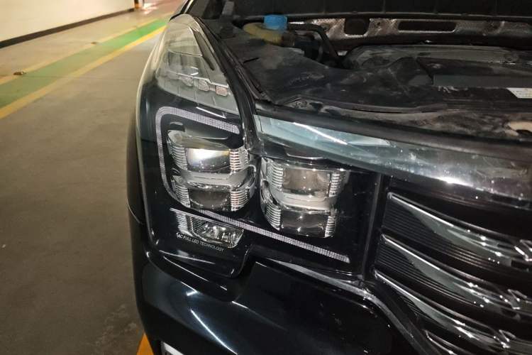 Used GAC Trumpchi GS8 2017 320T Two-Wheel Drive Luxury Smart Connectivity Version (7 Seats) Right Front Headlight