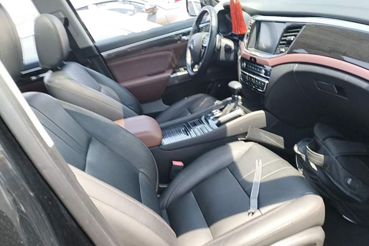 Used GAC Trumpchi GS8 2017 320T Two-Wheel Drive Luxury Smart Connectivity Version (7 Seats) Right Front Seat