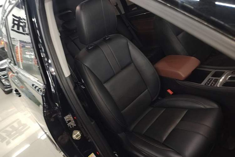 Used GAC Trumpchi GS8 2017 320T Two-Wheel Drive Luxury Smart Connectivity Version (7 Seats) Right Front Seat