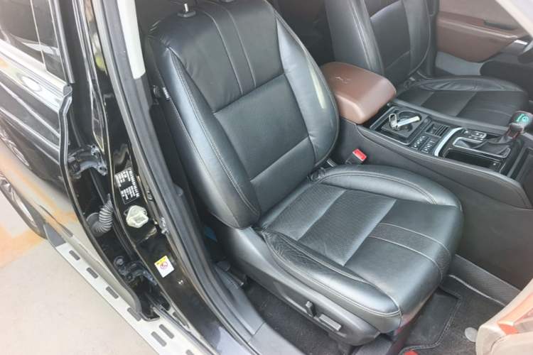Used GAC Trumpchi GS8 2017 320T Two-Wheel Drive Luxury Smart Connectivity Version (7 Seats) Right Front Seat