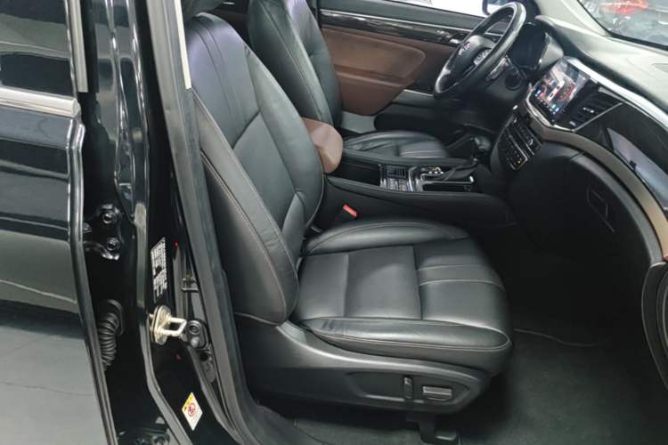 Used GAC Trumpchi GS8 2017 320T Two-Wheel Drive Luxury Smart Connectivity Version (7 Seats) Right Front Seat