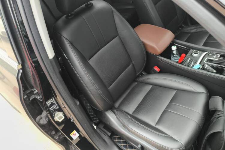 Used GAC Trumpchi GS8 2017 320T Four-Wheel Drive Luxury Smart Connectivity Version (7 Seats) Right Front Seat
