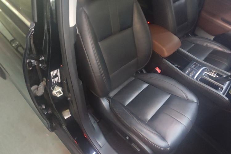Used GAC Trumpchi GS8 2017 320T Two-Wheel Drive Luxury Smart Connectivity Version (7 Seats) Right Front Seat
