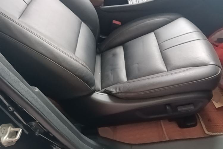Used GAC Trumpchi GS8 2017 320T Two-Wheel Drive Luxury Smart Connectivity Version (7 Seats) Right Front Seat