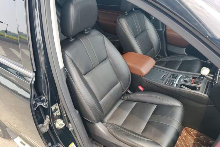 Used GAC Trumpchi GS8 2017 320T Two-Wheel Drive Luxury Smart Connectivity Version (7 Seats) Right Front Seat