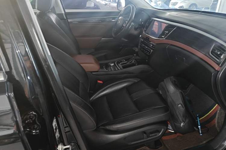 Used GAC Trumpchi GS8 2017 320T Four-Wheel Drive Luxury Smart Connectivity Version (7 Seats) Right Front Seat