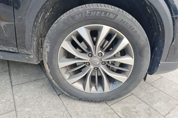 Used GAC Trumpchi GS8 2017 320T Two-Wheel Drive Luxury Smart Connectivity Version (7 Seats) Right Front Wheel Hub