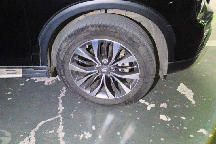 Used GAC Trumpchi GS8 2017 320T Two-Wheel Drive Luxury Smart Connectivity Version (7 Seats) Right Front Wheel Hub