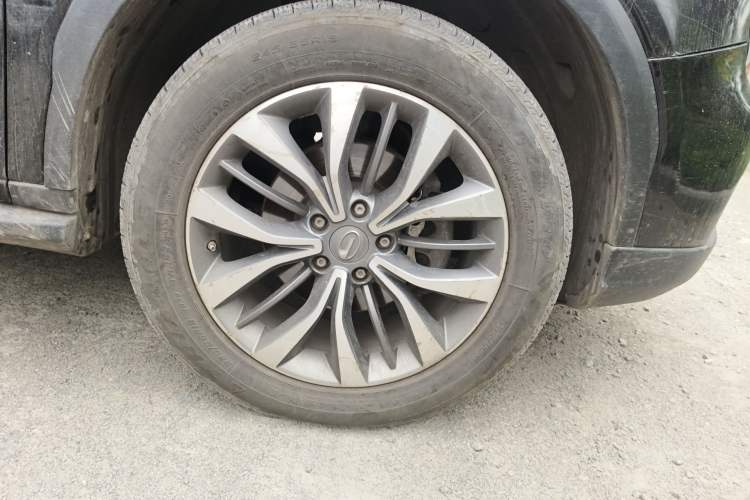 Used GAC Trumpchi GS8 2017 320T Two-Wheel Drive Luxury Smart Connectivity Version (7 Seats) Right Front Wheel Hub