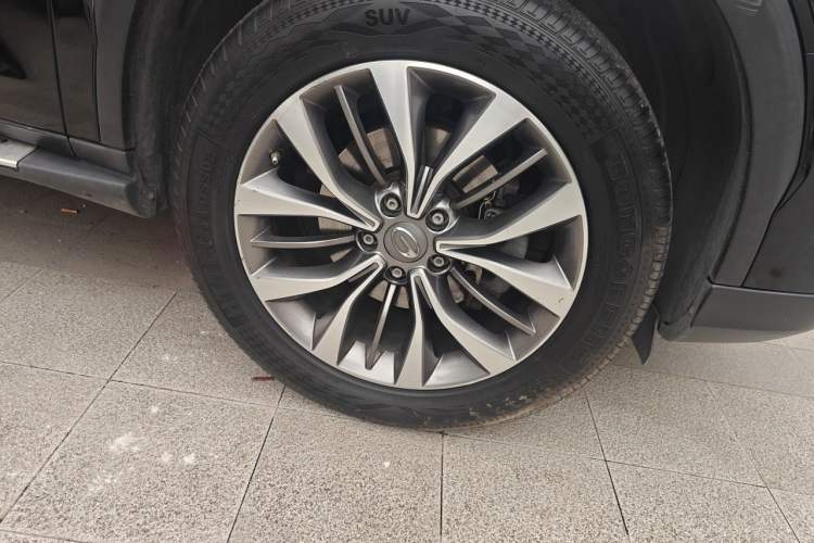 Used GAC Trumpchi GS8 2017 320T Two-Wheel Drive Luxury Smart Connectivity Version (7 Seats) Right Front Wheel Hub