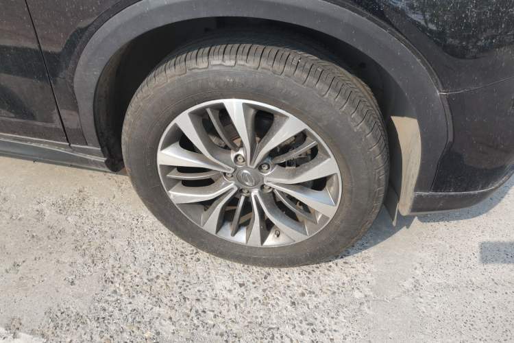 Used GAC Trumpchi GS8 2017 320T Two-Wheel Drive Luxury Smart Connectivity Version (7 Seats) Right Front Wheel Hub
