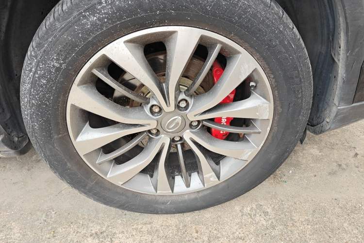 Used GAC Trumpchi GS8 2017 320T Two-Wheel Drive Luxury Smart Connectivity Version (7 Seats) Right Front Wheel Hub