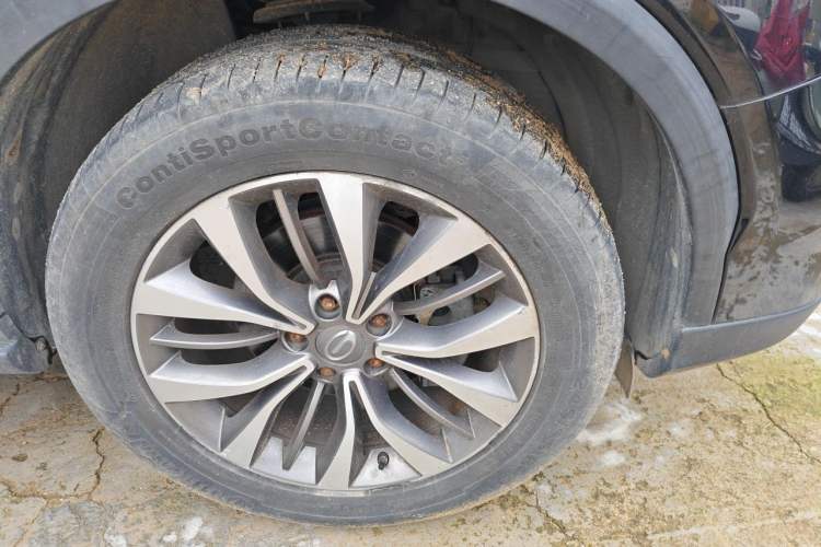Used GAC Trumpchi GS8 2017 320T Two-Wheel Drive Luxury Smart Connectivity Version (7 Seats) Right Front Wheel Hub