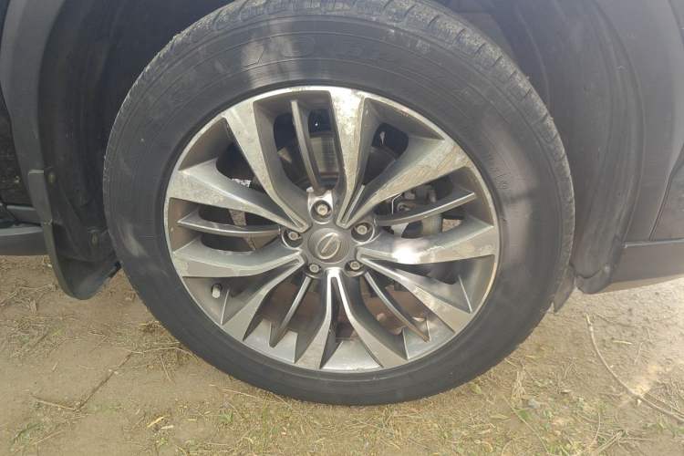 Used GAC Trumpchi GS8 2017 320T Two-Wheel Drive Luxury Smart Connectivity Version (7 Seats) Right Front Wheel Hub