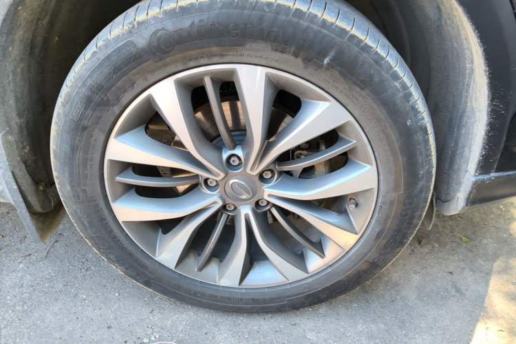 Used GAC Trumpchi GS8 2017 320T Two-Wheel Drive Luxury Smart Connectivity Version (7 Seats) Right Front Wheel Hub