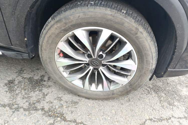 Used GAC Trumpchi GS8 2017 320T Two-Wheel Drive Luxury Smart Connectivity Version (7 Seats) Right Front Wheel Hub