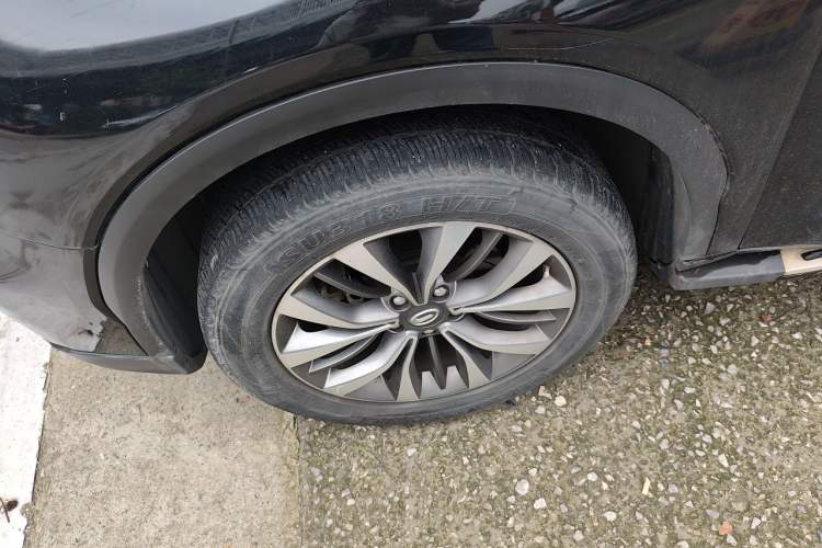 Used GAC Trumpchi GS8 2017 320T Two-Wheel Drive Luxury Smart Connectivity Version (7 Seats) Right Front Wheel Hub