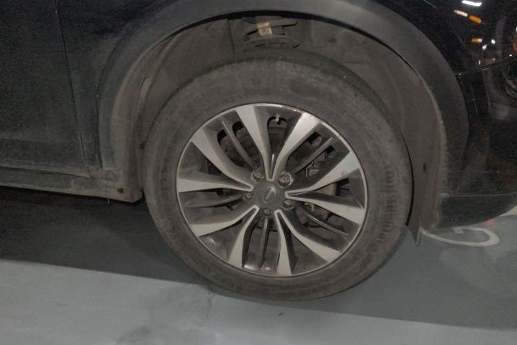 Used GAC Trumpchi GS8 2017 320T Four-Wheel Drive Luxury Smart Connectivity Version (7 Seats) Right Front Wheel Hub