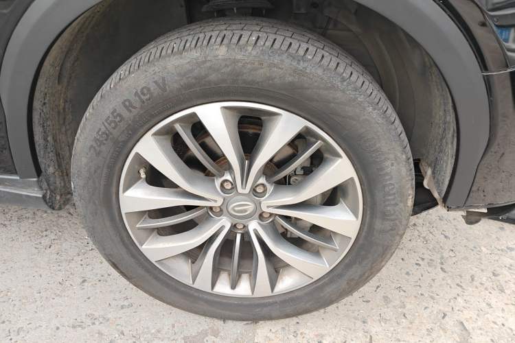 Used GAC Trumpchi GS8 2017 320T Two-Wheel Drive Luxury Smart Connectivity Version (7 Seats) Right Front Wheel Hub
