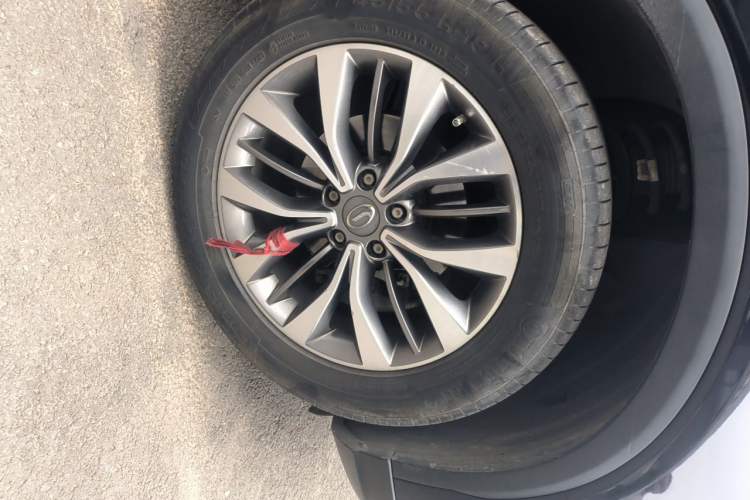 Used GAC Trumpchi GS8 2017 320T Two-Wheel Drive Luxury Smart Connectivity Version (7 Seats) Right Front Wheel Hub