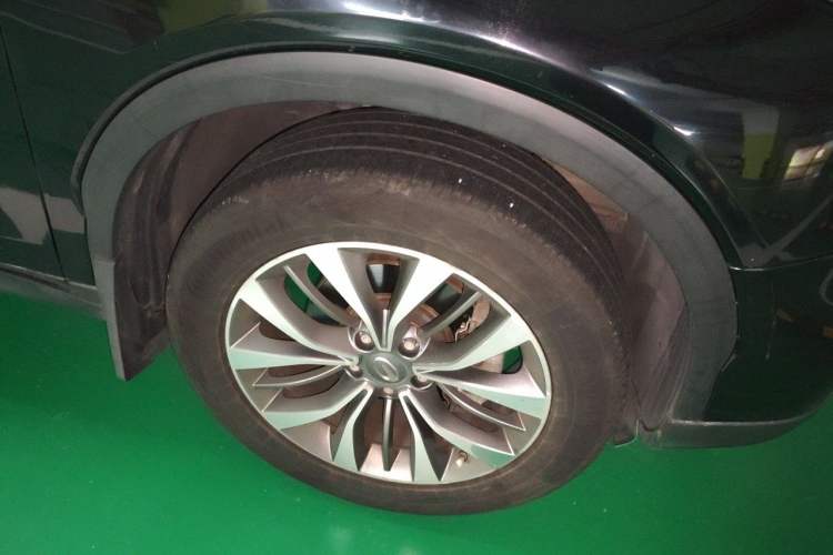 Used GAC Trumpchi GS8 2017 320T Two-Wheel Drive Luxury Smart Connectivity Version (7 Seats) Right Front Wheel Hub