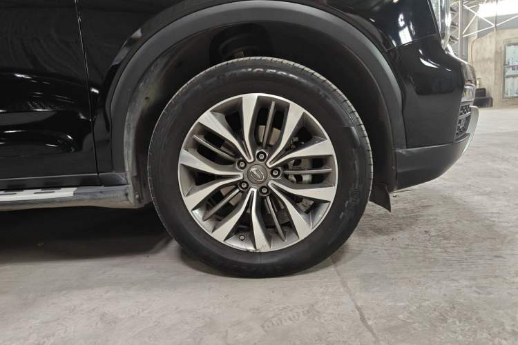 Used GAC Trumpchi GS8 2017 320T Two-Wheel Drive Luxury Smart Connectivity Version (7 Seats) Right Front Wheel Hub