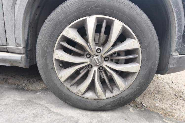 Used GAC Trumpchi GS8 2017 320T Two-Wheel Drive Luxury Smart Connectivity Version (7 Seats) Right Front Wheel Hub