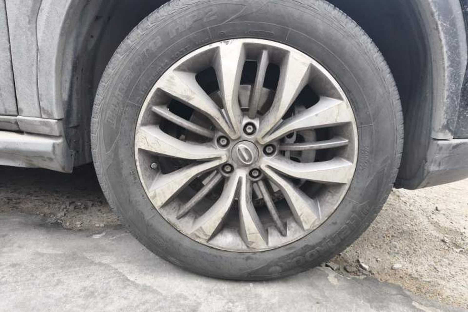 Used GAC Trumpchi GS8 2017 320T Two-Wheel Drive Luxury Smart Connectivity Version (7 Seats) Right Front Wheel Hub