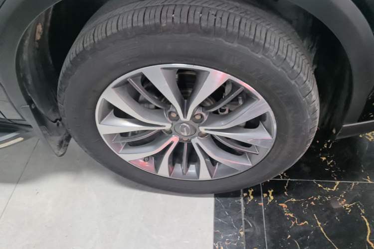 Used GAC Trumpchi GS8 2017 320T Four-Wheel Drive Luxury Smart Connectivity Version (7 Seats) Right Front Wheel Hub