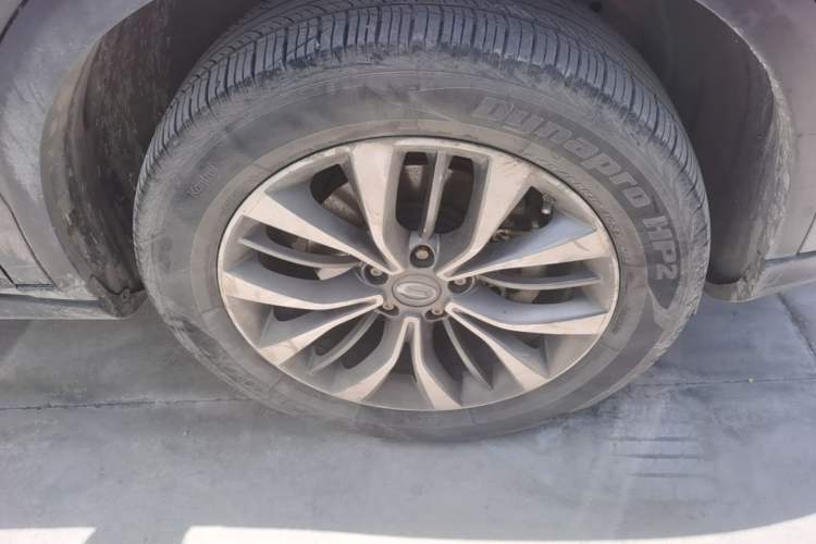 Used GAC Trumpchi GS8 2017 320T Two-Wheel Drive Luxury Smart Connectivity Version (7 Seats) Right Front Wheel Hub