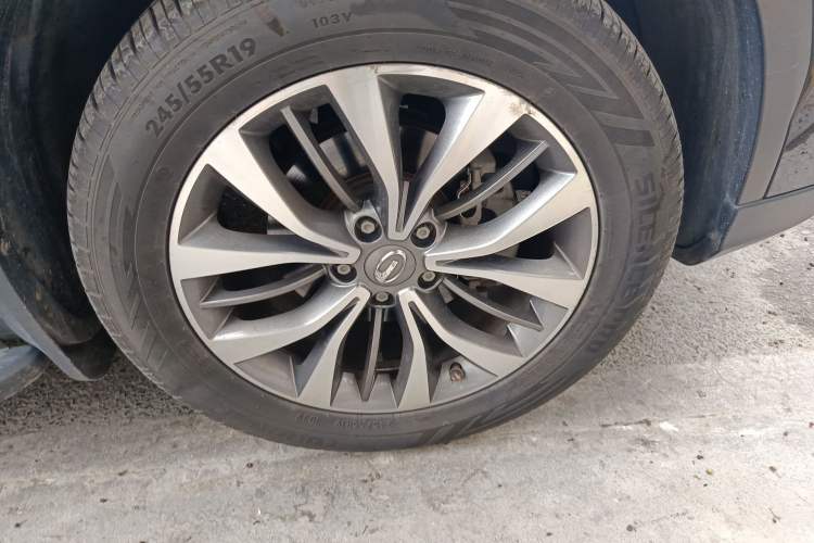 Used GAC Trumpchi GS8 2017 320T Two-Wheel Drive Luxury Smart Connectivity Version (7 Seats) Right Front Wheel Hub