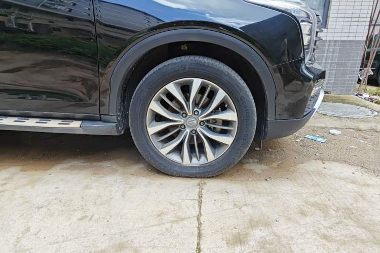 Used GAC Trumpchi GS8 2017 320T Two-Wheel Drive Luxury Smart Connectivity Version (7 Seats) Right Front Wheel Hub