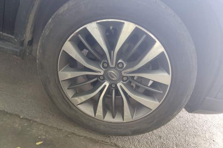 Used GAC Trumpchi GS8 2017 320T Two-Wheel Drive Luxury Smart Connectivity Version (7 Seats) Right Front Wheel Hub