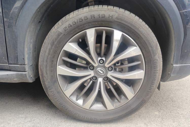 Used GAC Trumpchi GS8 2017 320T Two-Wheel Drive Luxury Smart Connectivity Version (7 Seats) Right Front Wheel Hub