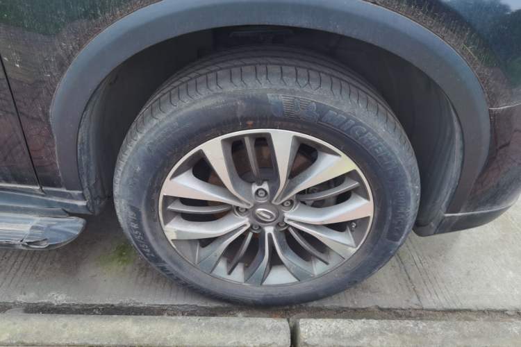 Used GAC Trumpchi GS8 2017 320T Two-Wheel Drive Luxury Smart Connectivity Version (7 Seats) Right Front Wheel Hub