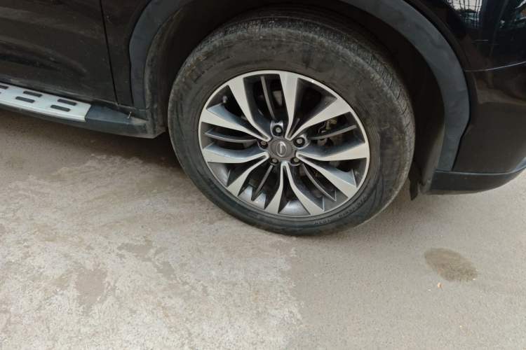 Used GAC Trumpchi GS8 2017 320T Two-Wheel Drive Luxury Smart Connectivity Version (7 Seats) Right Front Wheel Hub