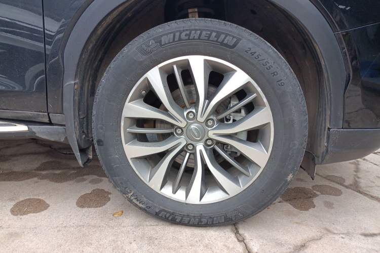 Used GAC Trumpchi GS8 2017 320T Two-Wheel Drive Luxury Smart Connectivity Version (7 Seats) Right Front Wheel Hub