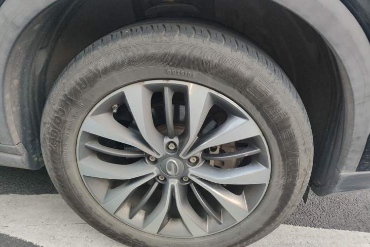 Used GAC Trumpchi GS8 2017 320T Two-Wheel Drive Luxury Smart Connectivity Version (7 Seats) Right Front Wheel Hub