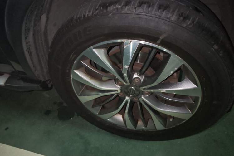 Used GAC Trumpchi GS8 2017 320T Four-Wheel Drive Luxury Smart Connectivity Version (7 Seats) Right Front Wheel Hub