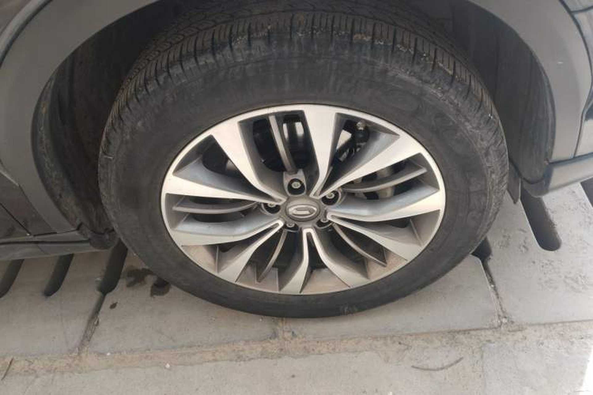 Used GAC Trumpchi GS8 2017 320T Four-Wheel Drive Luxury Smart Connectivity Version (7 Seats) Right Front Wheel Hub