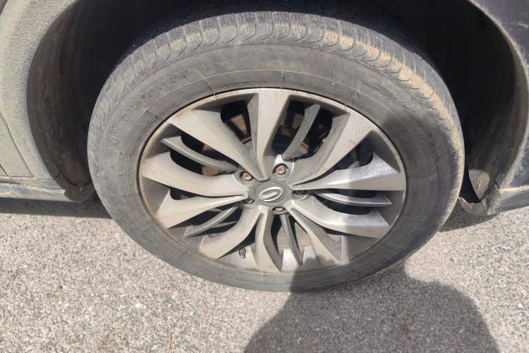 Used GAC Trumpchi GS8 2017 320T Four-Wheel Drive Luxury Smart Connectivity Version (7 Seats) Right Front Wheel Hub