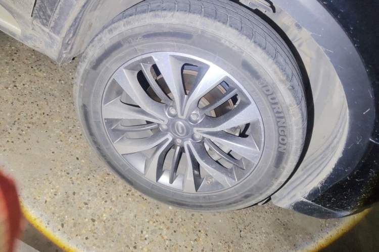 Used GAC Trumpchi GS8 2017 320T Two-Wheel Drive Luxury Smart Connectivity Version (7 Seats) Right Front Wheel Hub