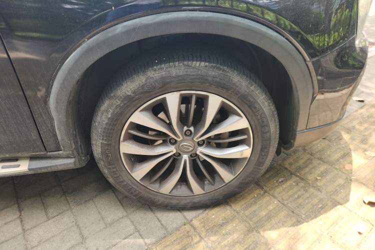 Used GAC Trumpchi GS8 2017 320T Two-Wheel Drive Luxury Smart Connectivity Version (7 Seats) Right Front Wheel Hub