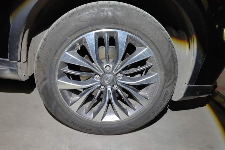 Used GAC Trumpchi GS8 2017 320T Two-Wheel Drive Luxury Smart Connectivity Version (7 Seats) Right Front Wheel Hub