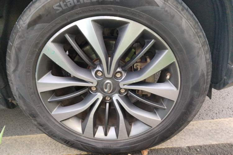 Used GAC Trumpchi GS8 2017 320T Two-Wheel Drive Luxury Smart Connectivity Version (7 Seats) Right Front Wheel Hub