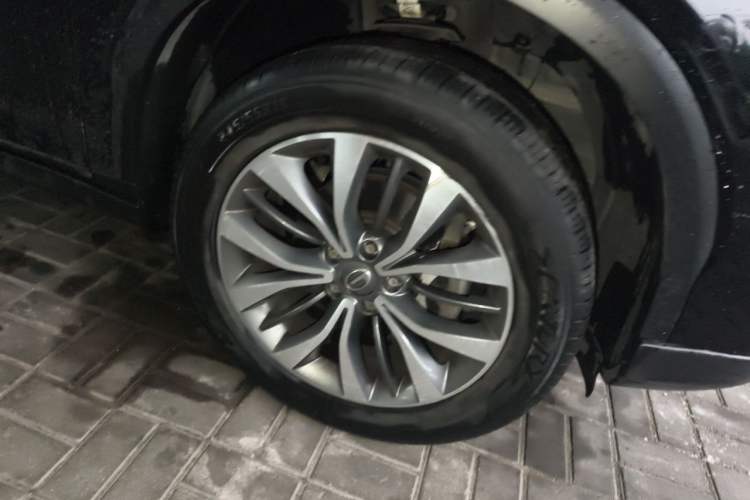 Used GAC Trumpchi GS8 2017 320T Two-Wheel Drive Luxury Smart Connectivity Version (7 Seats) Right Front Wheel Hub