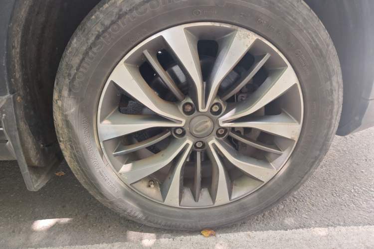 Used GAC Trumpchi GS8 2017 320T Two-Wheel Drive Luxury Smart Connectivity Version (7 Seats) Right Front Wheel Hub