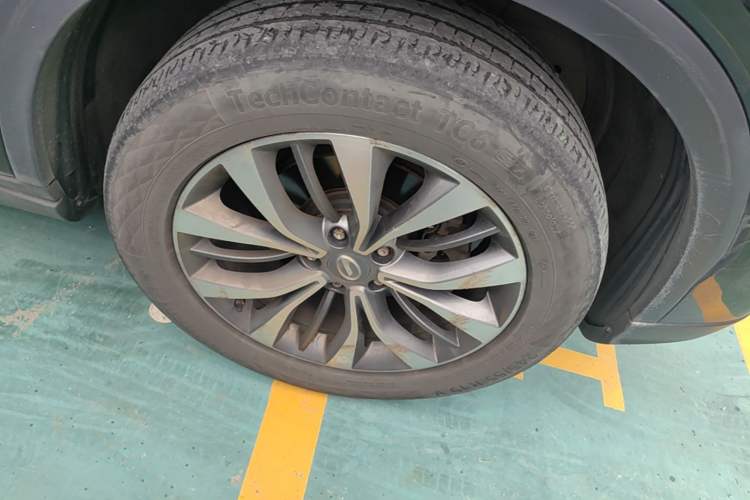 Used GAC Trumpchi GS8 2017 320T Four-Wheel Drive Luxury Smart Connectivity Version (7 Seats) Right Front Wheel Hub