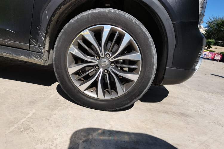Used GAC Trumpchi GS8 2017 320T Two-Wheel Drive Luxury Smart Connectivity Version (7 Seats) Right Front Wheel Hub